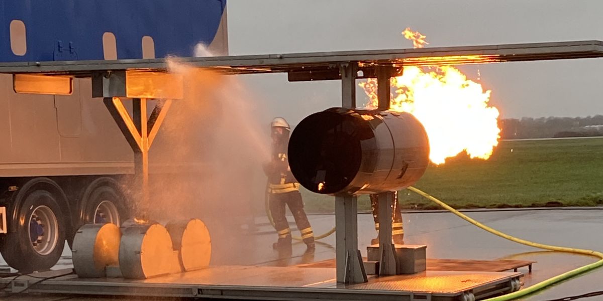 Burning turbine and spraying water