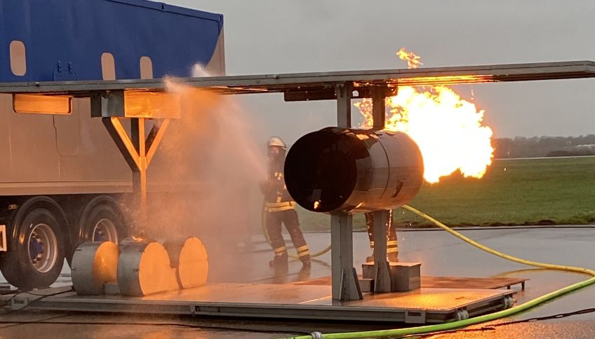Burning turbine and spraying water